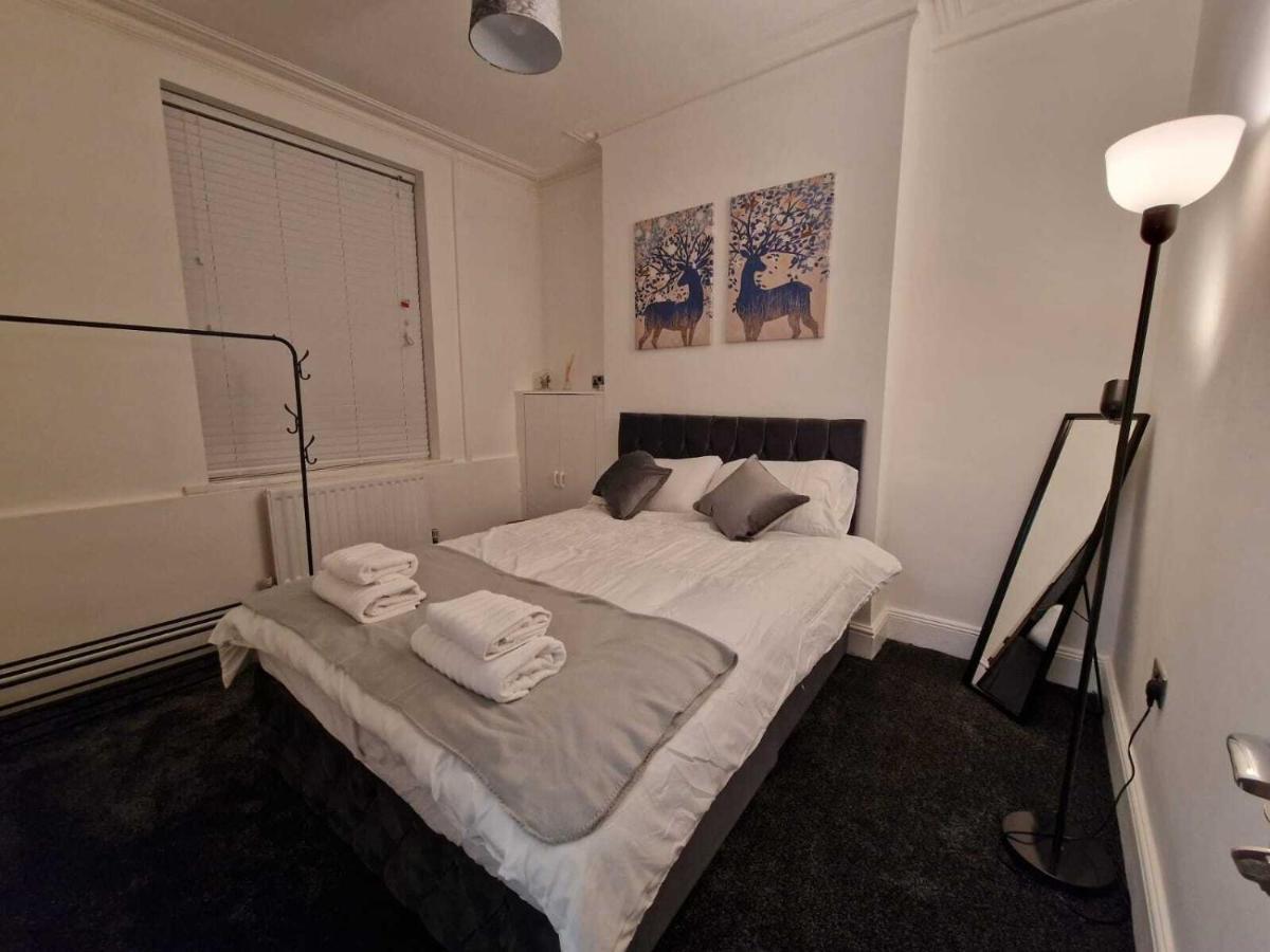 Cyfarthfa House Hotel คาร์ดิฟฟ์ ภายนอก รูปภาพ