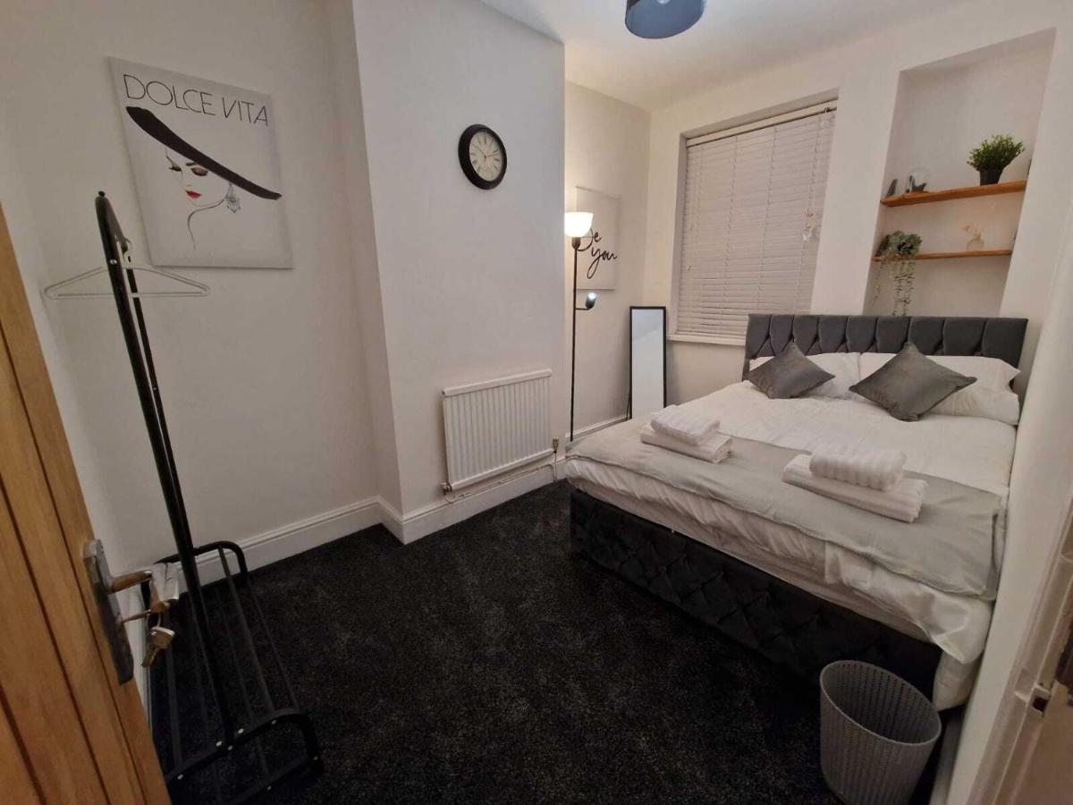 Cyfarthfa House Hotel คาร์ดิฟฟ์ ภายนอก รูปภาพ